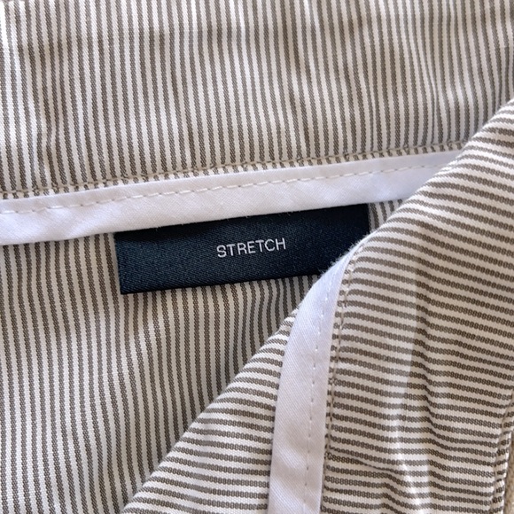 Hugo Boss Shorts, size 32 with stretch material. - Picture 4 of 4